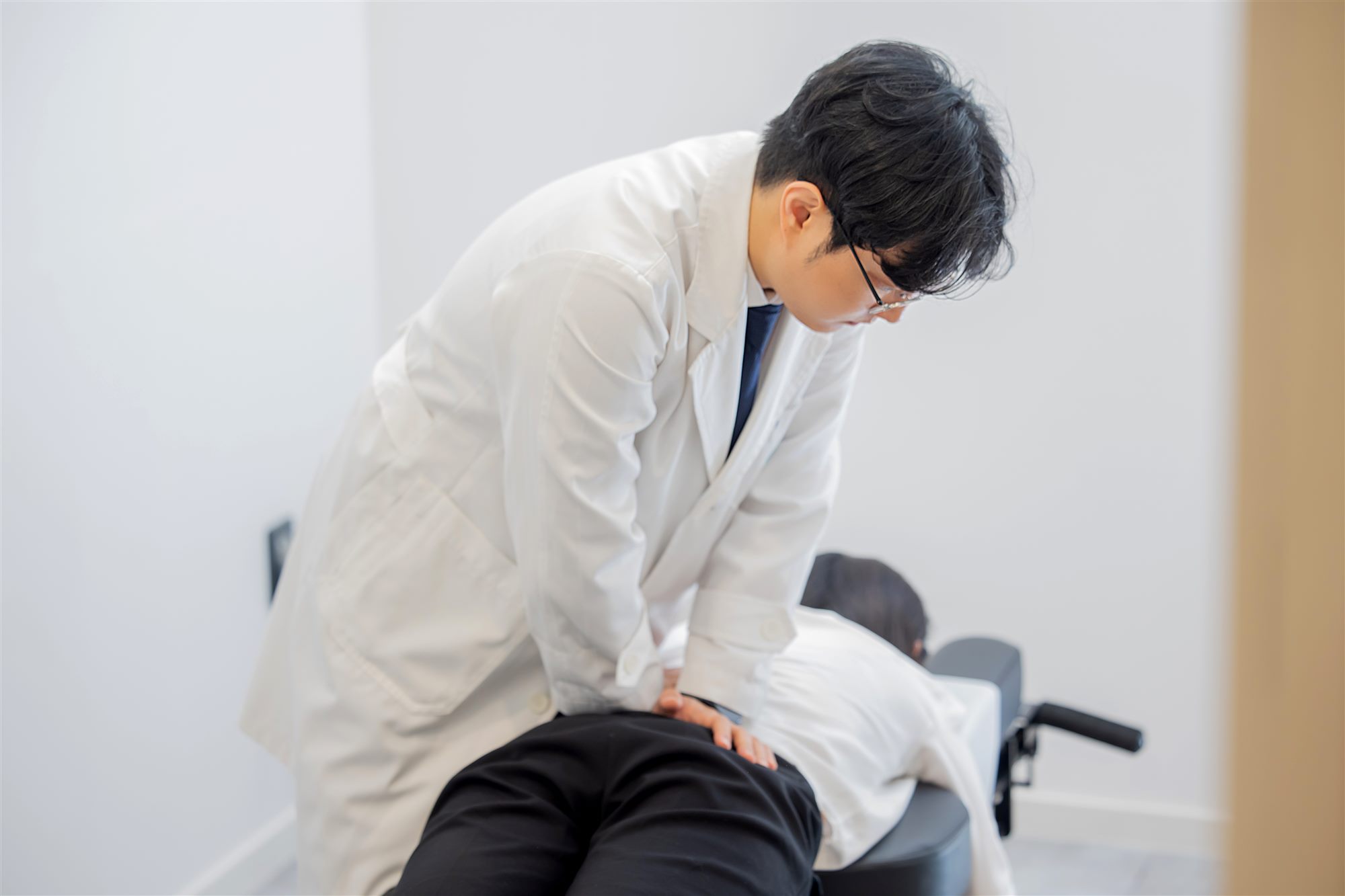 환자를 진료하는 의료진